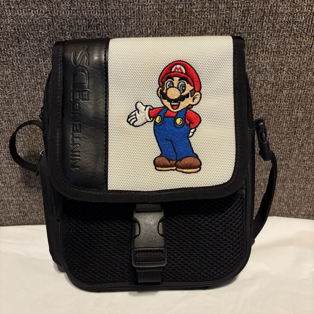 Nintendo DS Mario Carrying Case‎ Bag Black Strap Pockets Buckle Zippered